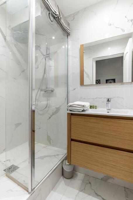 Grands Boulevards 22 : Appartement Cosy 1Br-4P Párizs Kültér fotó